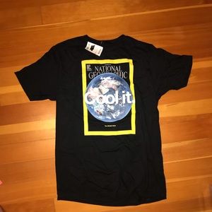 NWT National Geographic Climate Change “Cool It” Cover Tee